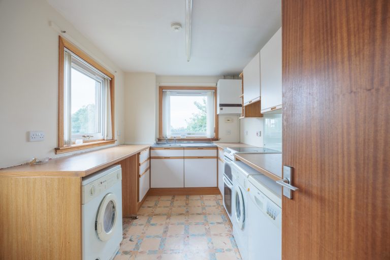 3 CLOVA AVENUE, BLAIRGOWRIE, PH10 6UQ